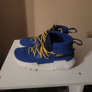 Under Armour Steph Curry 3, Blue Yellow High Top Basketball Shoes, Youth 6